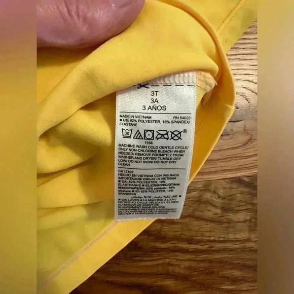 Old Navy Dinosaur T Rex Graphic Rashguard for Toddler Boys 3T - Picture 4 of 5